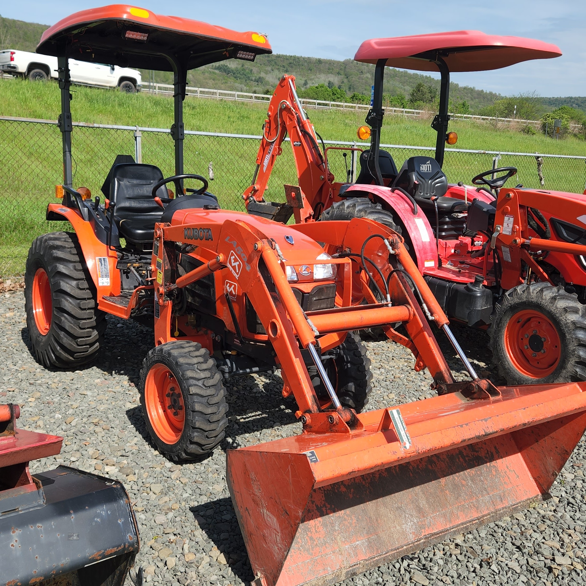 Used 2009 Kubota B3200 Tractor Package